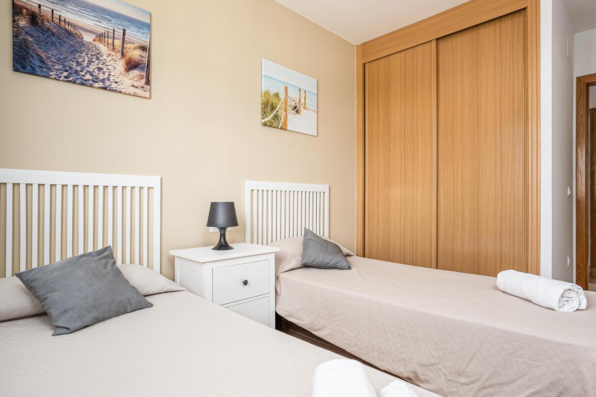 Apartamento Familiar Muy Soleado Cerca De La Playa Y Parking Incluido Chiclana de la Frontera Exterior foto